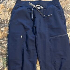Fabletics Women’s Navy Scrub Pants
